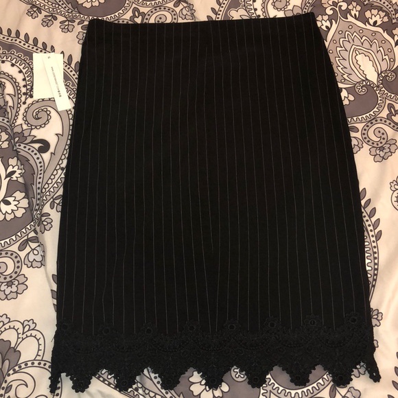Pinstripe • Pencil skirt • lace hem - Picture 3 of 5